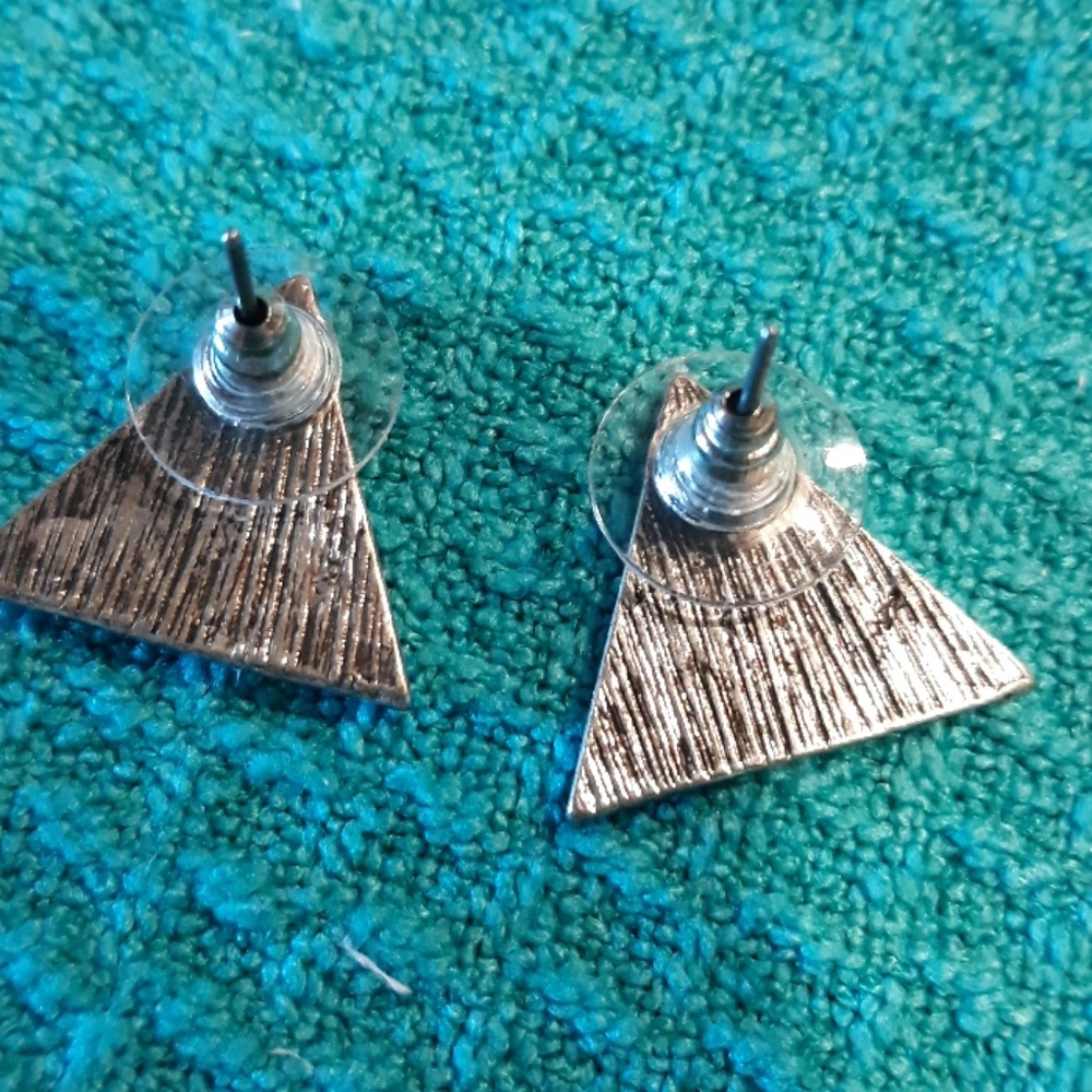 Earings - Picture 2 of 2
